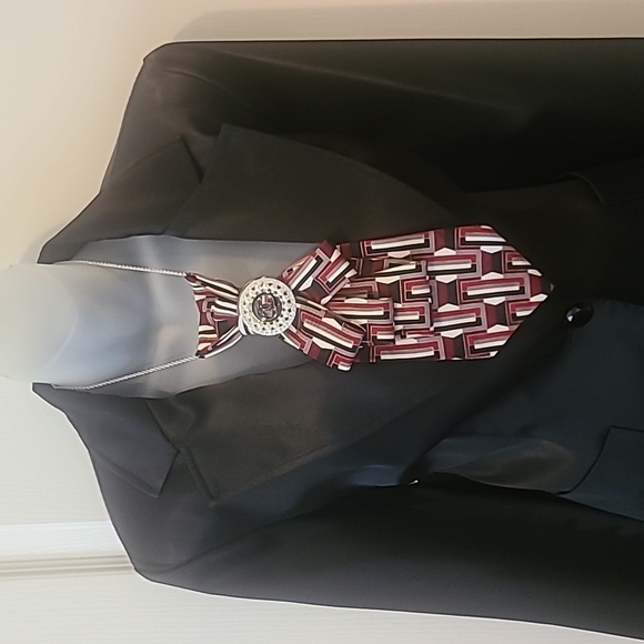 Zylos Elegant Striped Necktie Necklace With Classic Logo Brooch - Picture 1 of 6